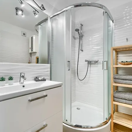 Apartament Superiore Przy Lesie Z Parkingiem Διαμέρισμα *